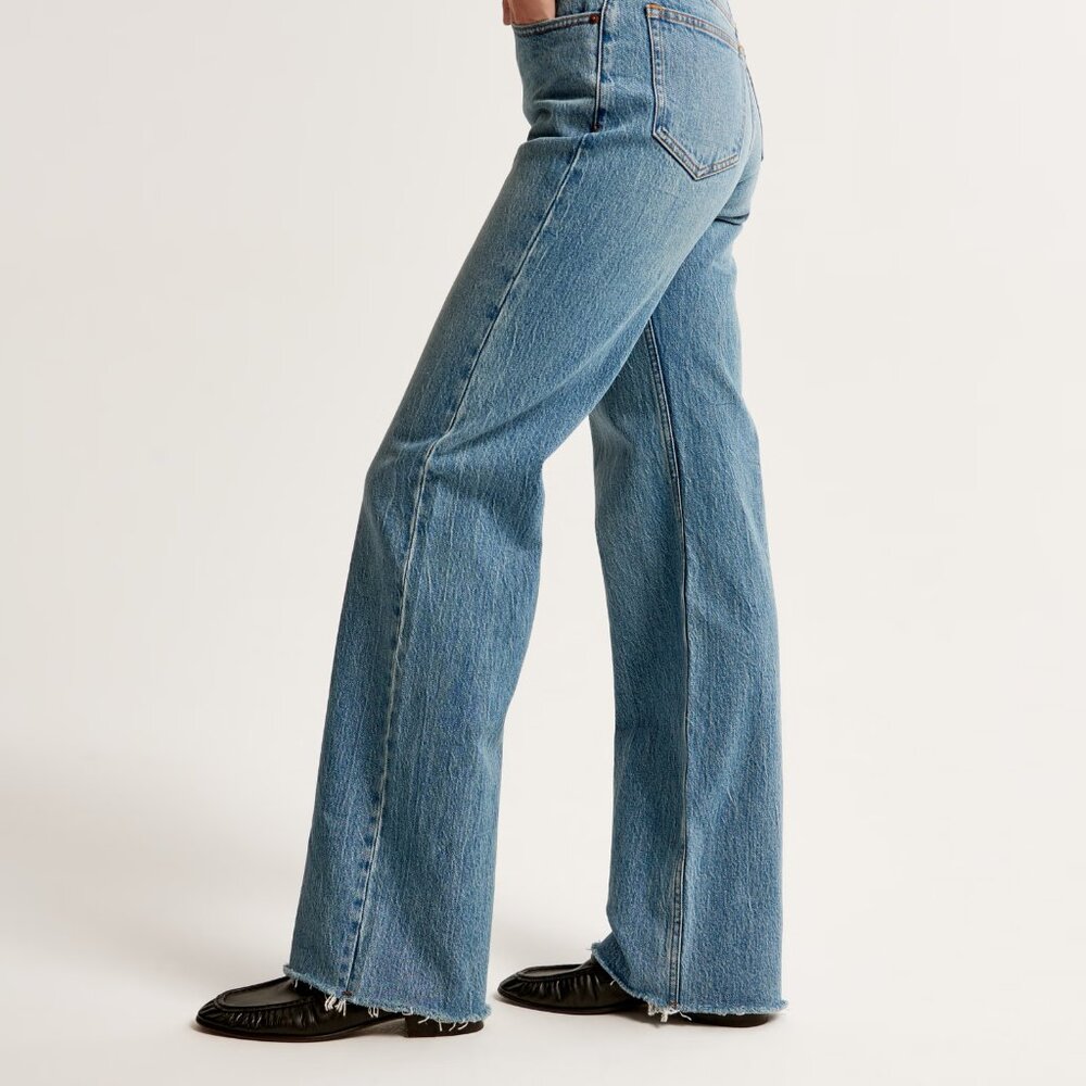 Abercrombie & Fitch High Rise 90s Relaxed Jean - Picture 4 of 14